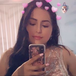 Meet your Posher, Yvette